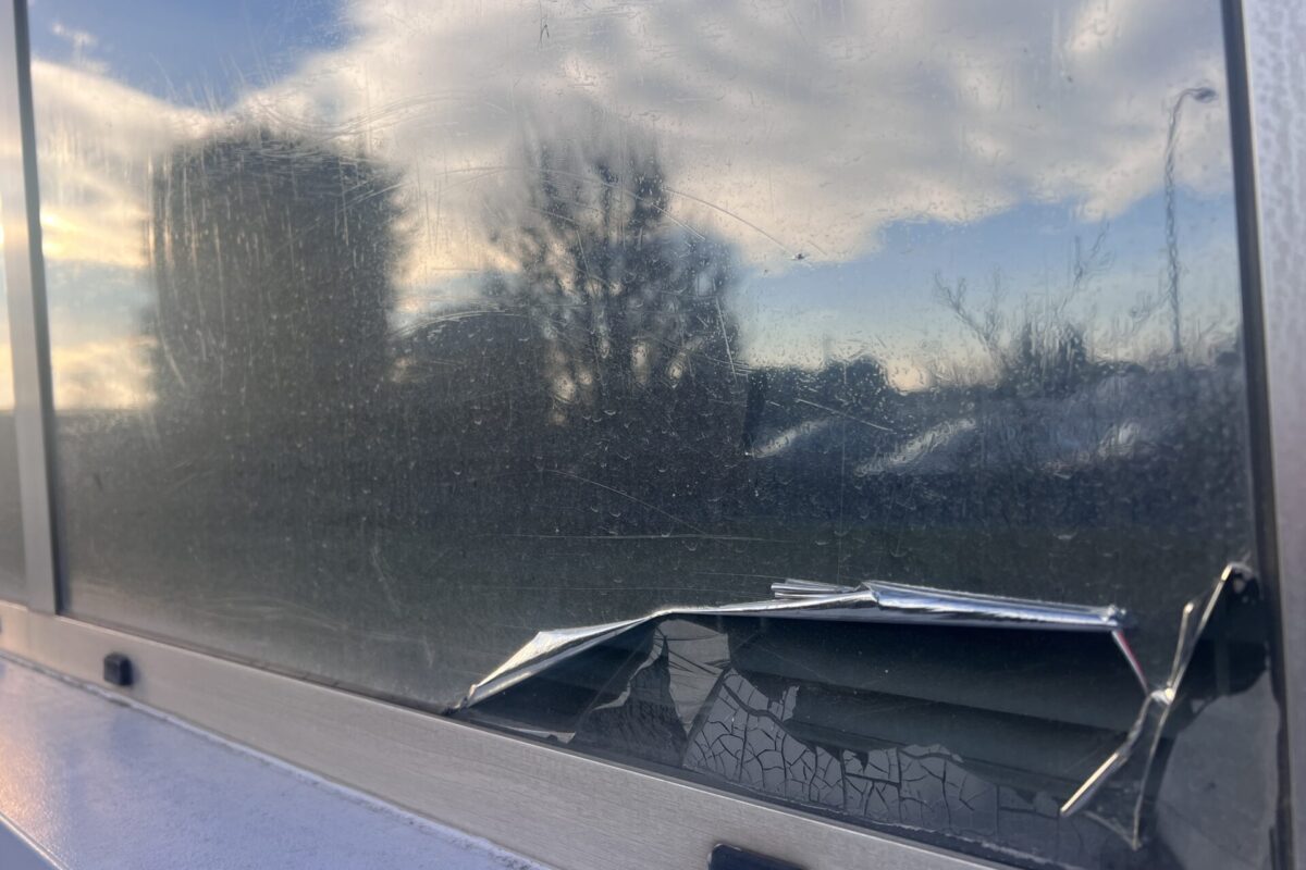 Rimozione delle pellicole per vetri