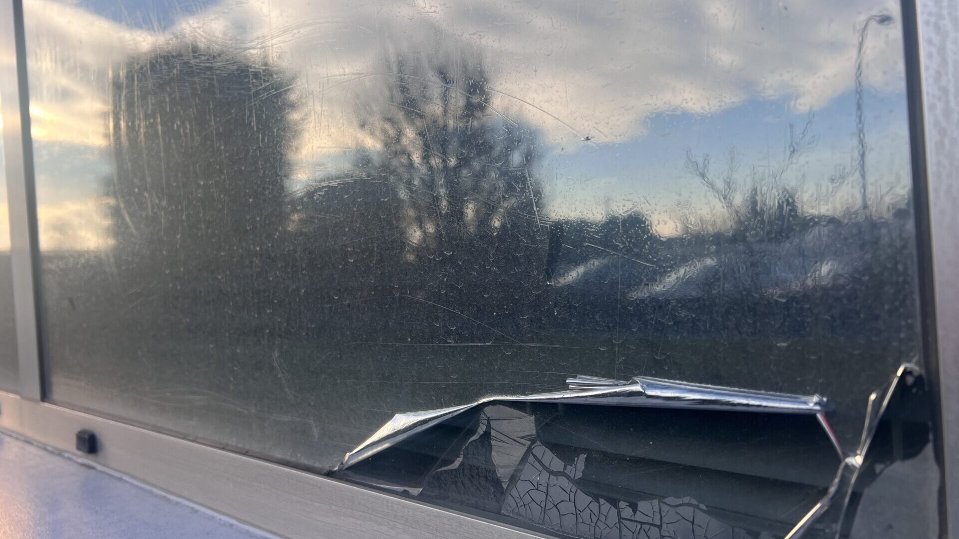 Rimozione delle pellicole per vetri - 28 s.r.l.