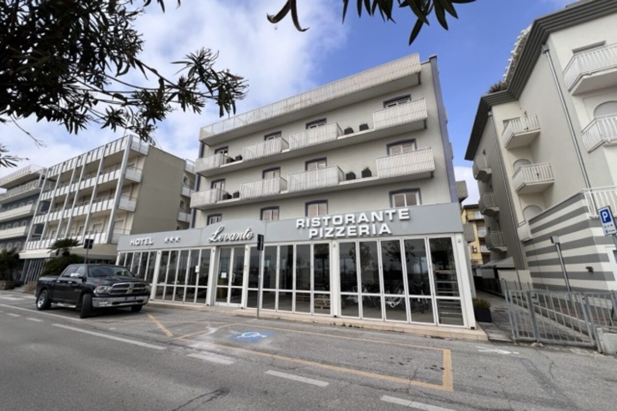 Pellicole Antisolari selettive hotel Caorle Venezia2 - 28 s.r.l.