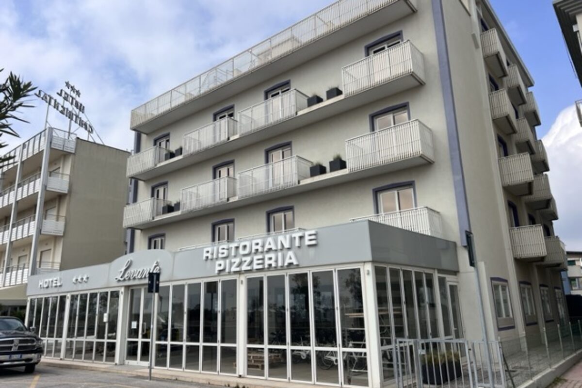 Pellicole Antisolari selettive hotel Caorle Venezia3 - 28 s.r.l.