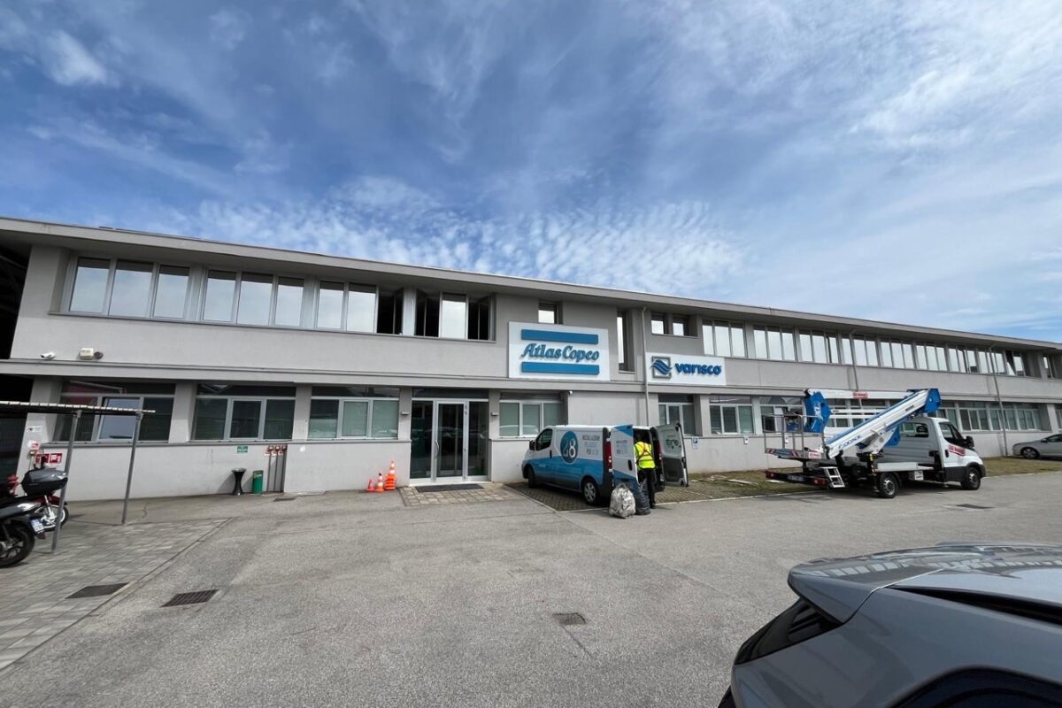 Intervento di controllo solare su vetrate esposte a sud a Padova – dimensioni grandi - 28 s.r.l.